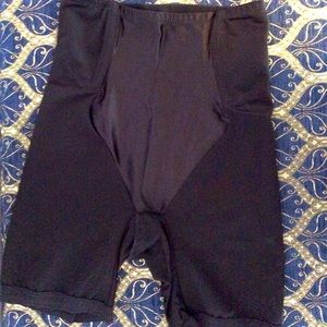 Smoothie tummy control shorts